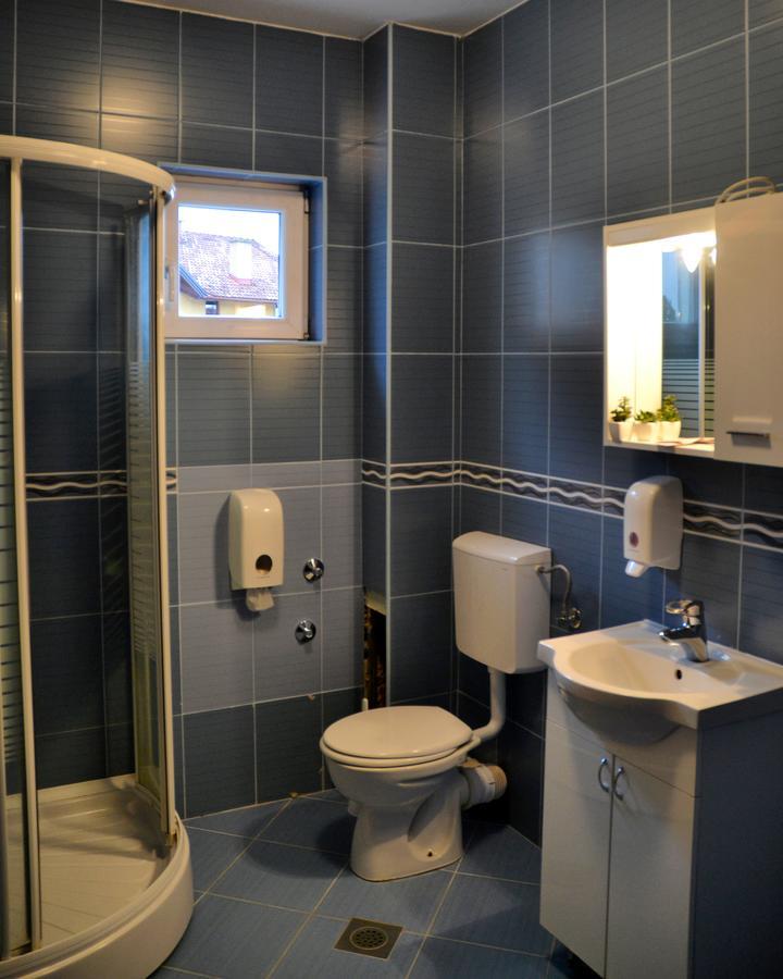 Hotel Victoria Lukavica ภายนอก รูปภาพ